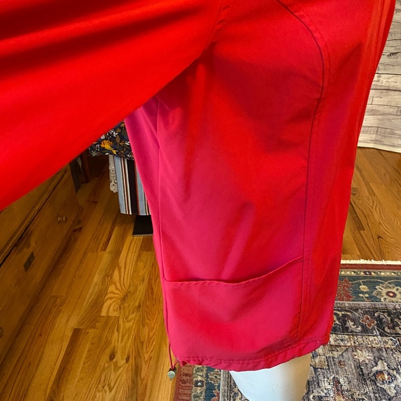 Chico's Zenergy Lightweight Red Jacket - Size 2 - Picture 9 of 12